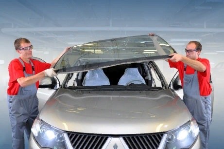 Купить автомобильное стекло с заменой Демонтаж старого стекла